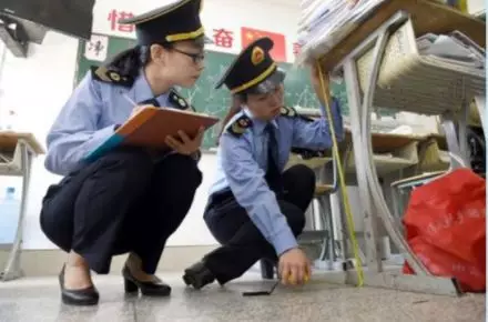 課桌椅正確坐姿，對青少年的重要性！